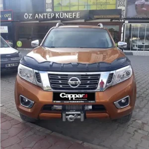 Дефлектор капоту на Nissan Navara з 2016 року