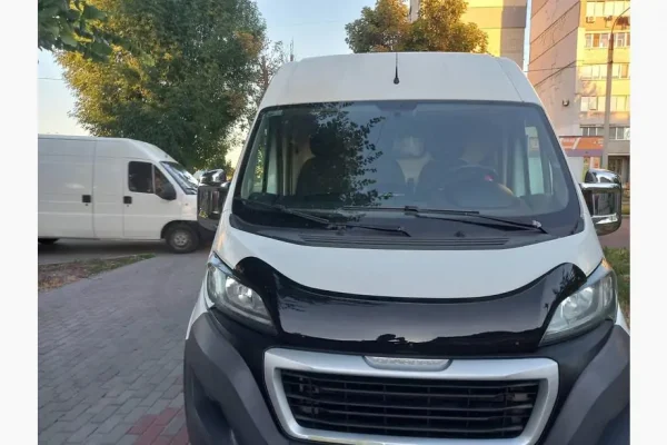 Дефлектор капоту на Peugeot Boxer з 2014 року