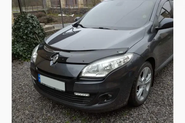 Дефлектор капоту на Renault Megane 3 2009-2013