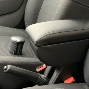Підлокітник на Renault Logan з 2004 року