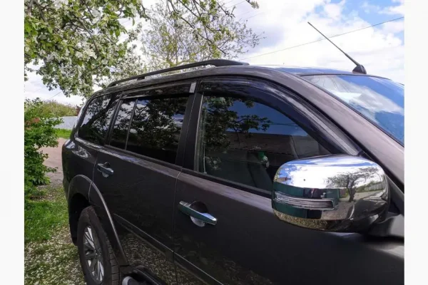 Вітровики на Mitsubishi Pajero Sport 2008-2015