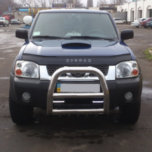 Дефлектор капоту на Nissan NP300 з 2008 року VIP Tuning