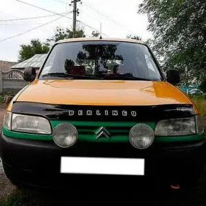 Дефлектор капоту на Citroen Berlingo 1996-2002 VIP Tuning