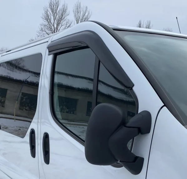 Вітровики на Opel Vivaro 2001-2015 EuroCap