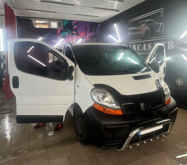 Дефлектор капота довга Opel Vivaro 2001-2015 (EuroCap)
